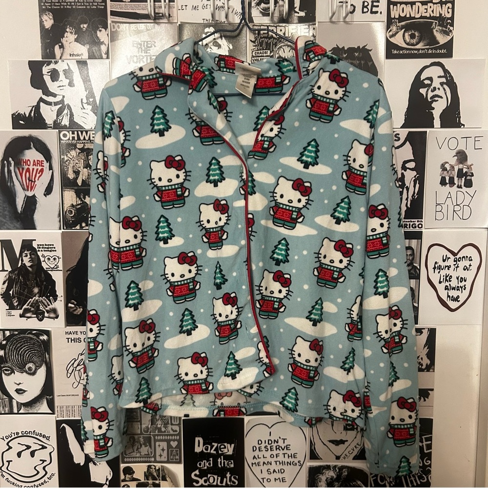 Sanrio Hello Kitty Christmas Pattern Pajama Set